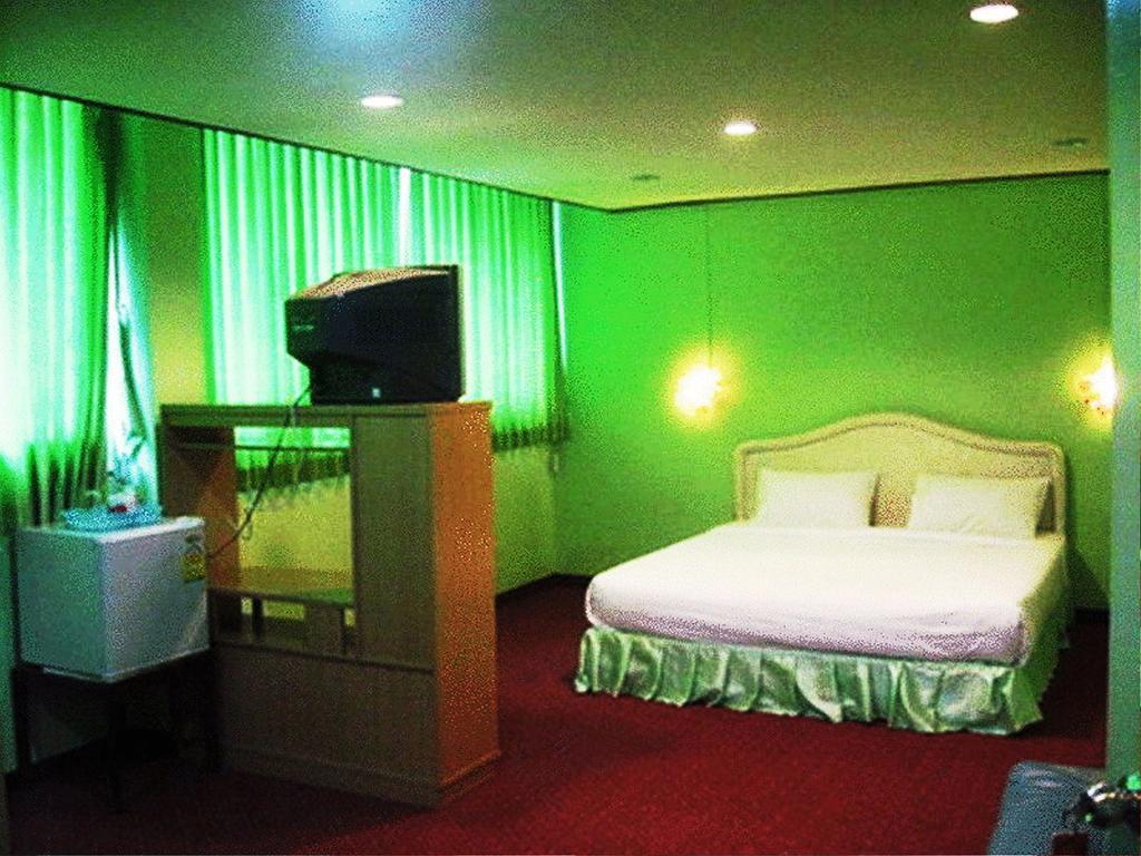 Darley Hotel Chiangmai Чіангмай Номер фото